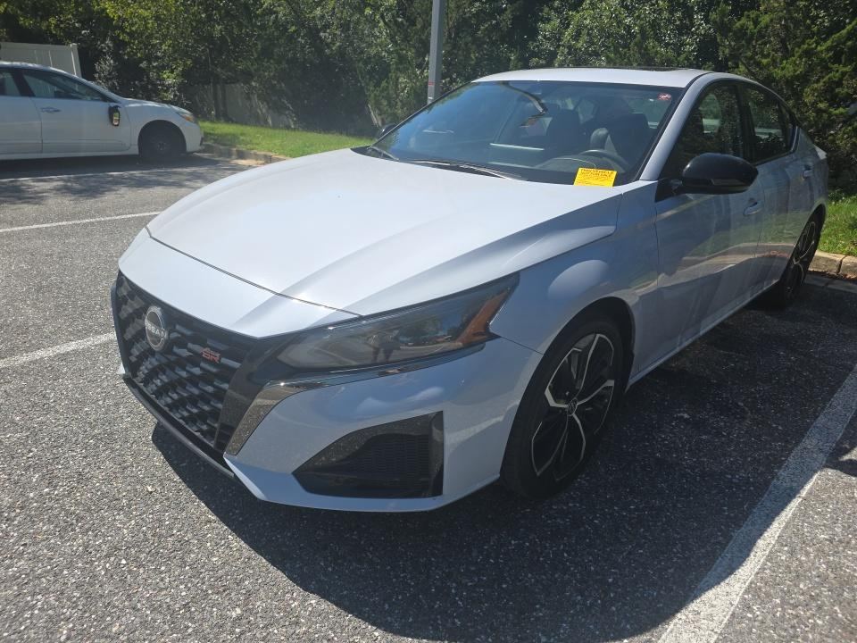 2024 Nissan SR
