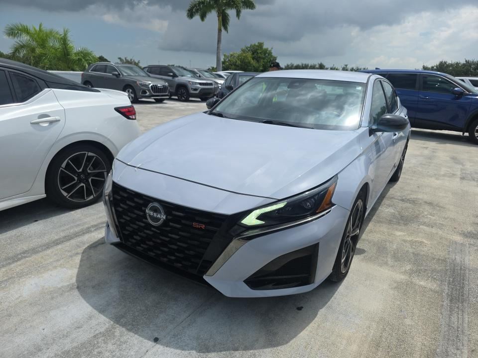 2024 Nissan SR