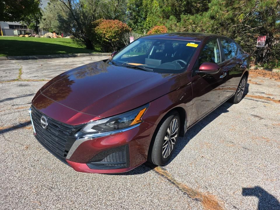 2024 Nissan SV