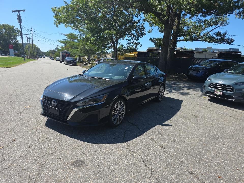 2024 Nissan SL