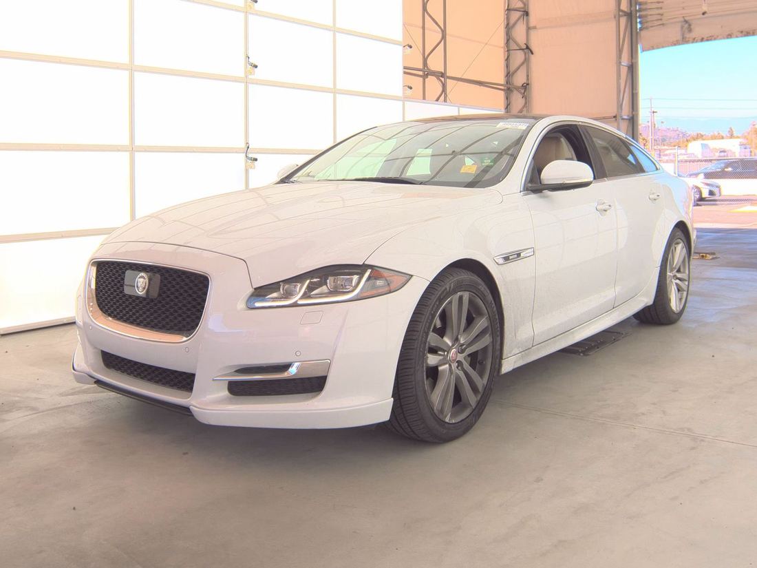 2017 JAGUAR XJ