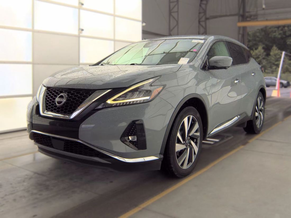 2023 Nissan SL