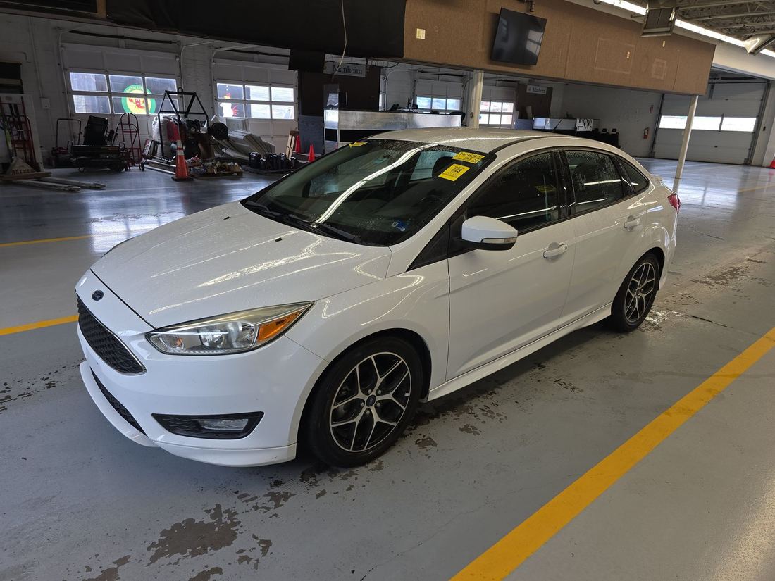 2015 FORD SE