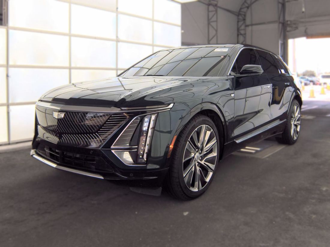 2025 CADILLAC Luxury 3