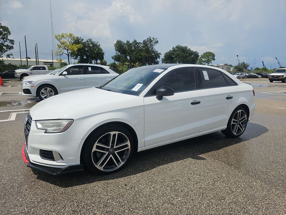 2018 AUDI Premium, Komfort (Canada)
