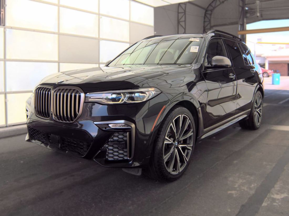 2021 BMW M50i