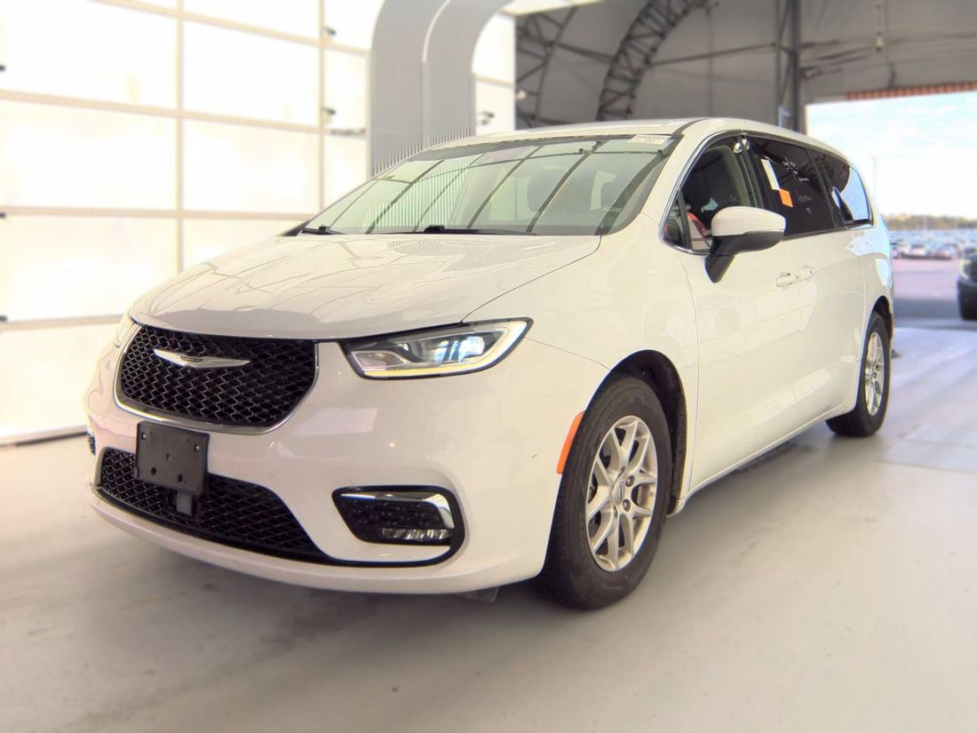 2023 Chrysler Touring L
