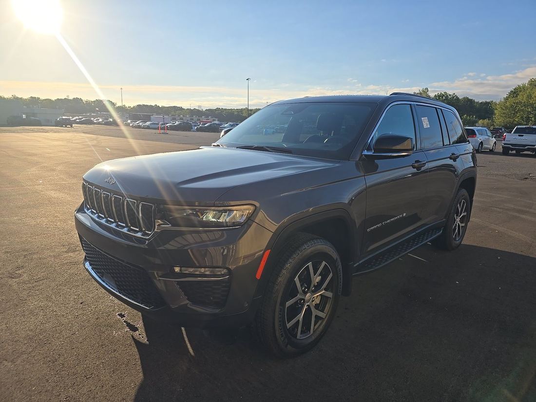 2025 JEEP Limited