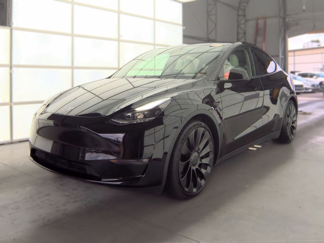 2023 TESLA Model Y