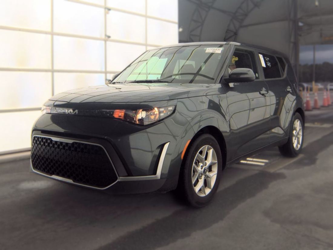 2025 Kia LX, S