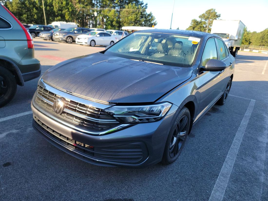 2022 Volkswagen SE w/ Sunroof