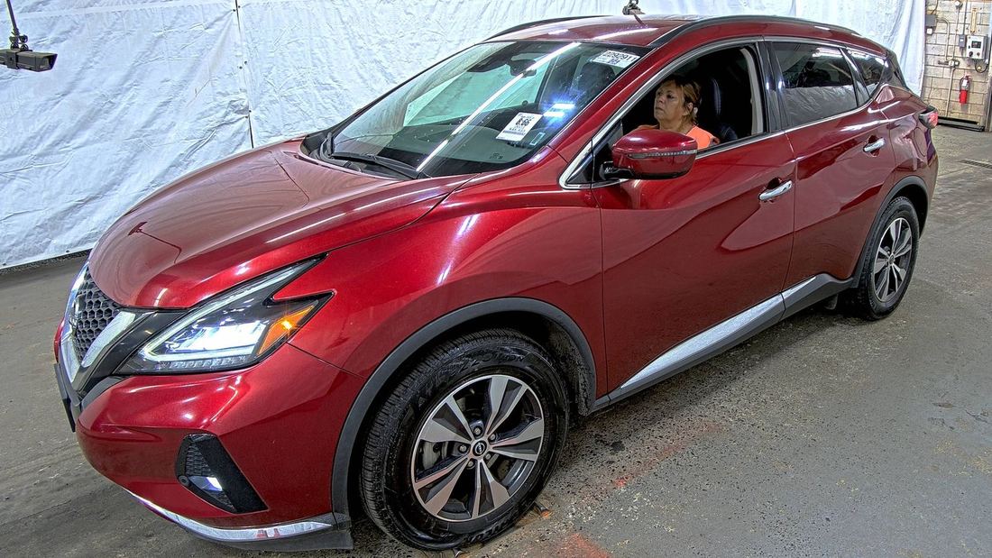 2023 Nissan SV