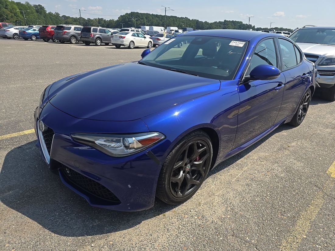 2020 Alfa Romeo GIULIA (BASE)