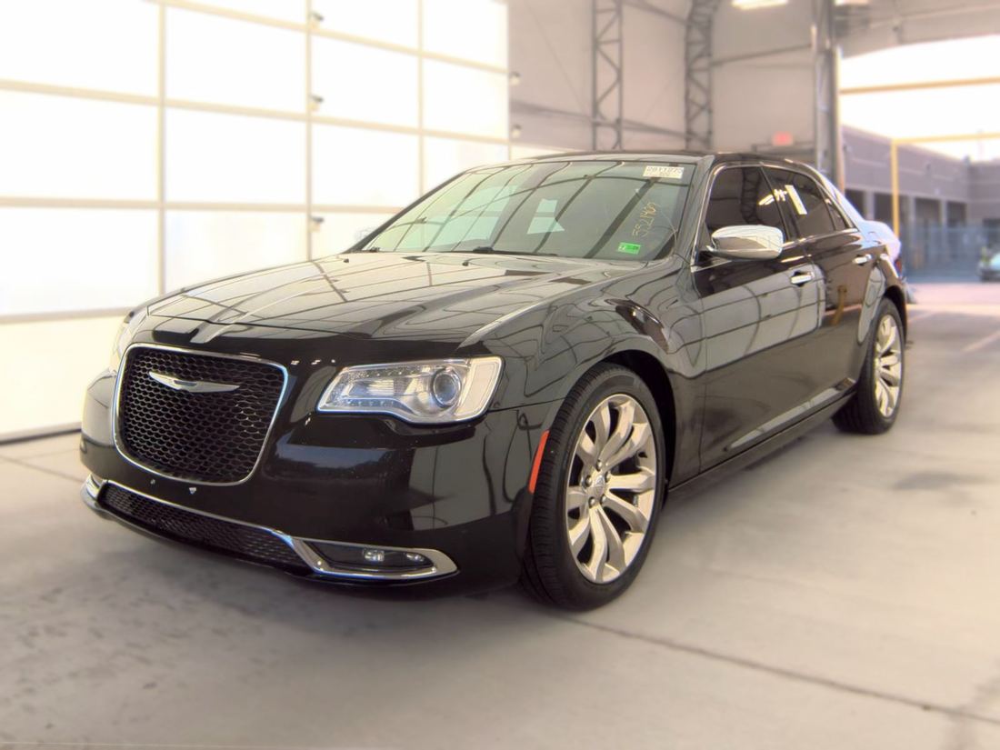 2018 Chrysler 300 Limited (US, Can), 300C (Mex)