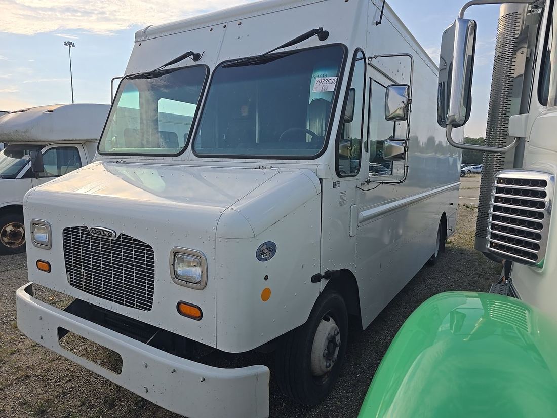 2017 Freightliner MT45 Chassis