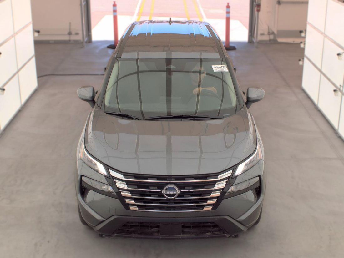 2026 Nissan SV
