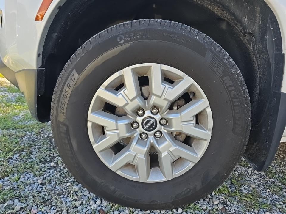 2023 Nissan Crew Cab
