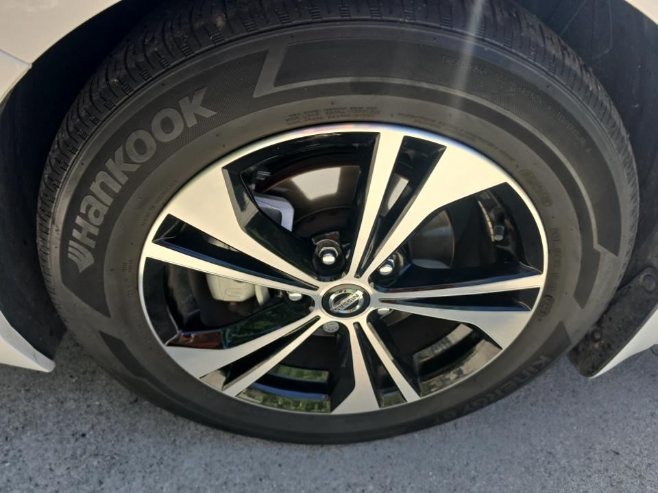 2023 Nissan SV
