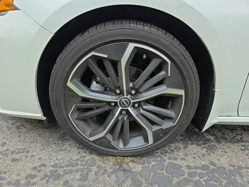 2023 Nissan SR