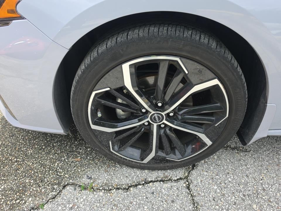 2024 Nissan SR