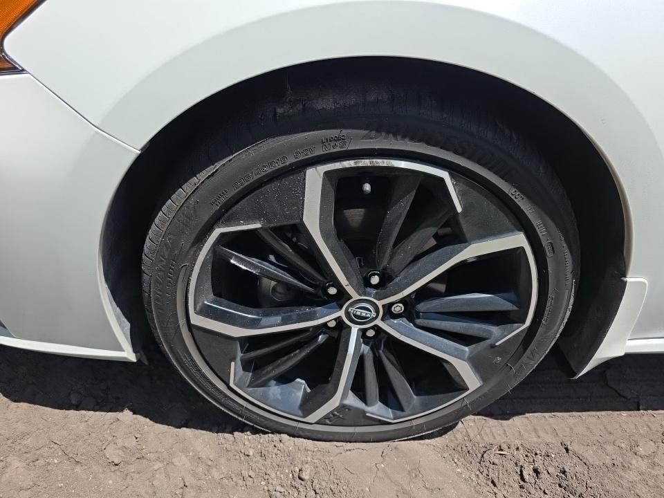 2024 Nissan SR
