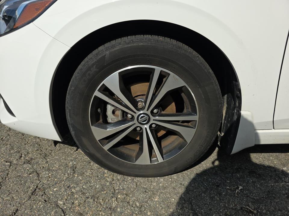 2023 Nissan SV