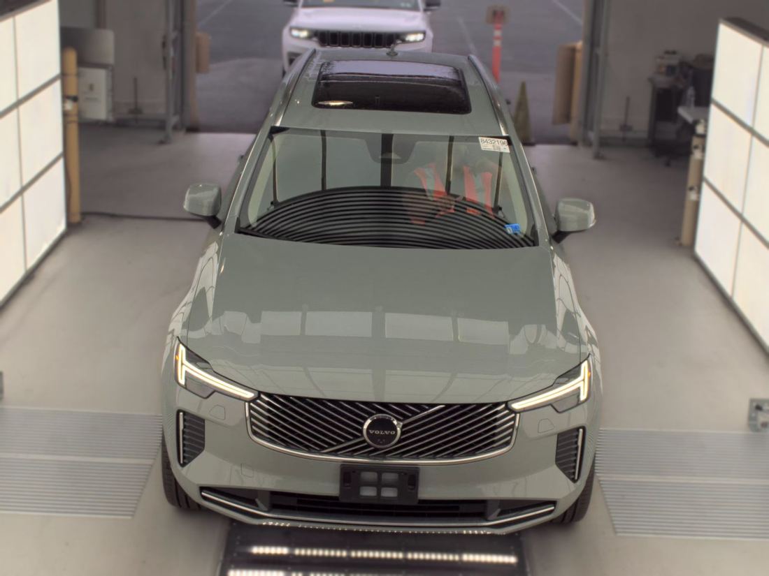 2026 Volvo Plus Bright