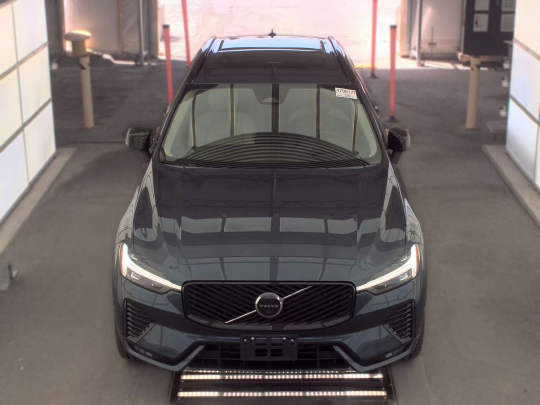 2026 Volvo Ultra Dark